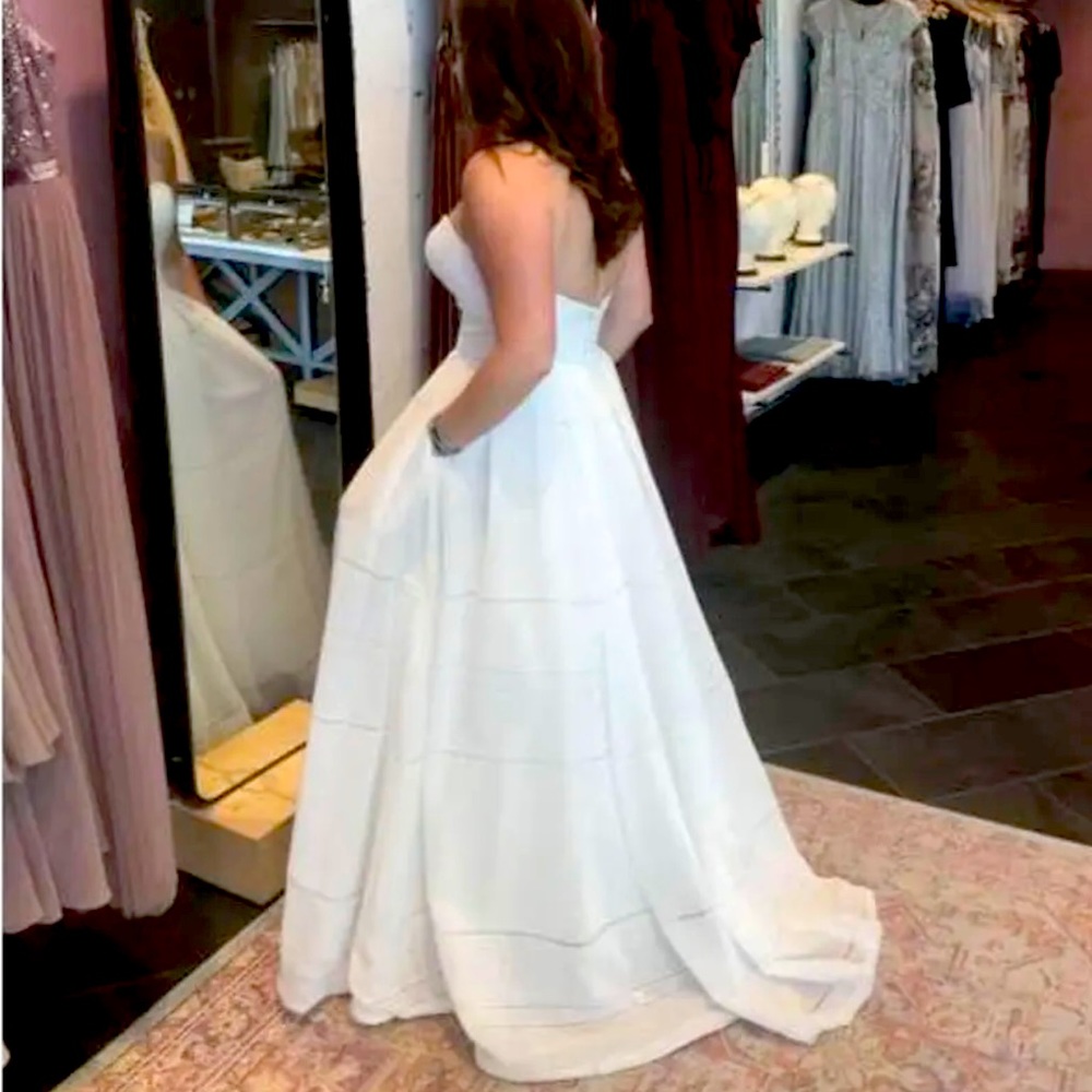 BHLDN Whispers & Echos Bellevue Linen Gown